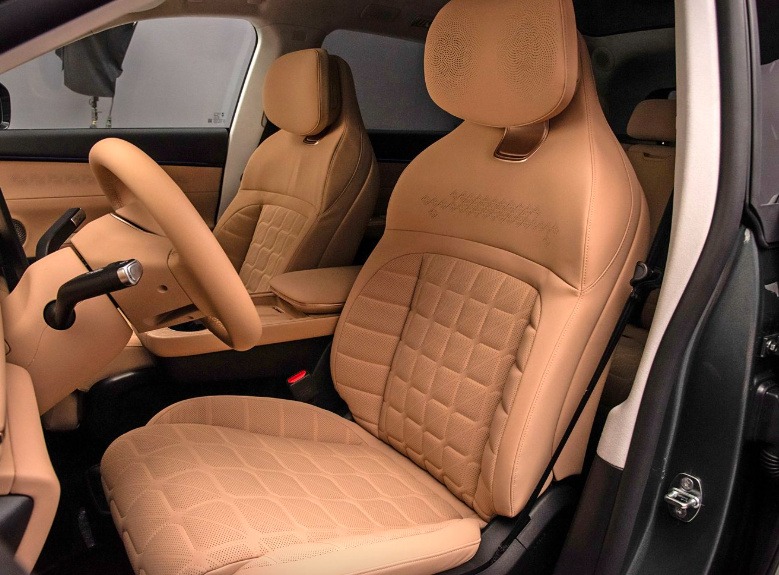 20万预算买家用纯电SUV，星纪元ET与极氪7X谁更值？