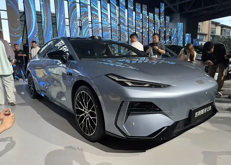 2025款吉利银河E8上市，售价14.98万-19.88万元