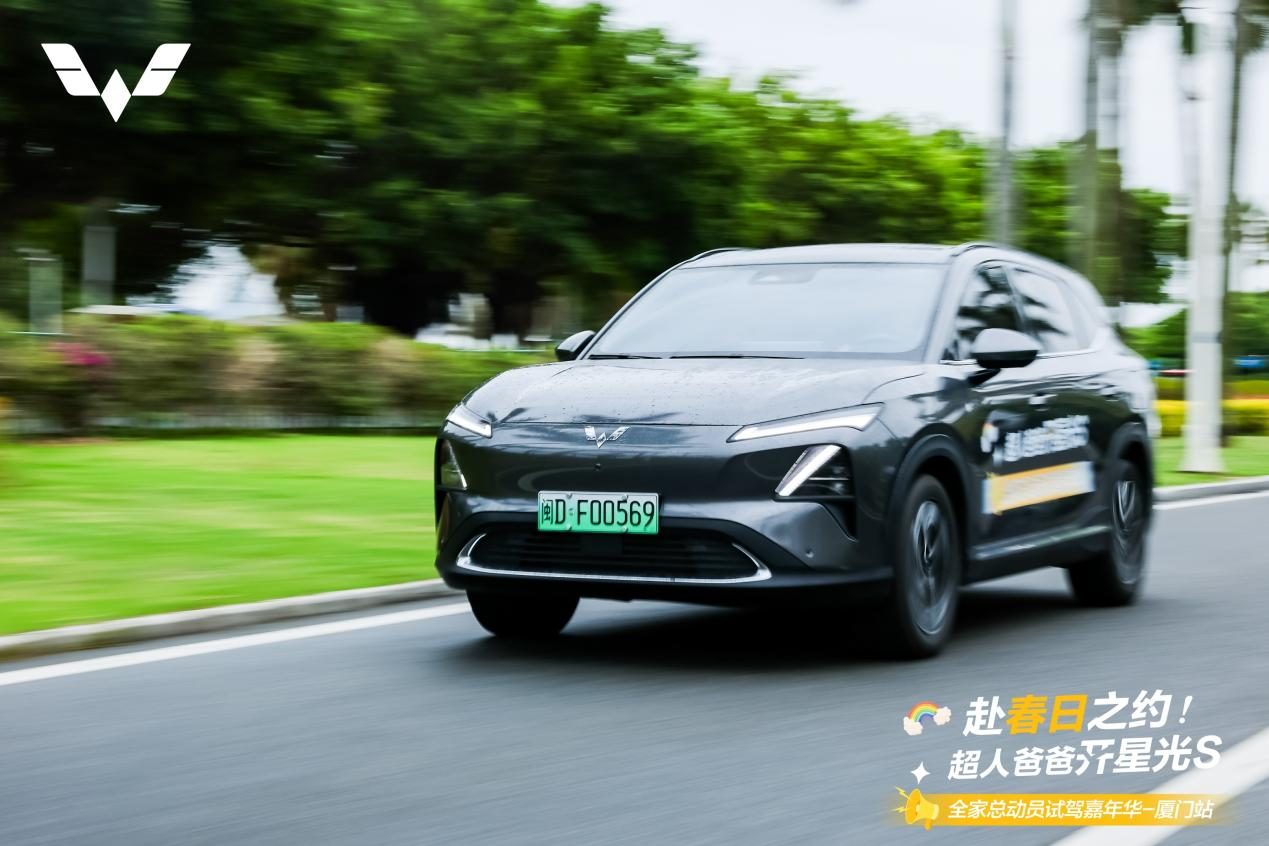 五菱星光S，10万级家庭用车，看它就行了？
