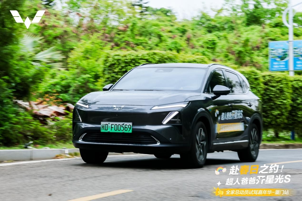 五菱星光S，10万级家庭用车，看它就行了？