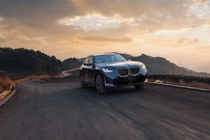 挑战雨林山川，揭秘全新BMW X3长轴距版的智能驾趣之道