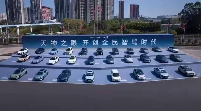 杀死油车的不是续航，而是比亚迪的科技，2025终极购车指南！
