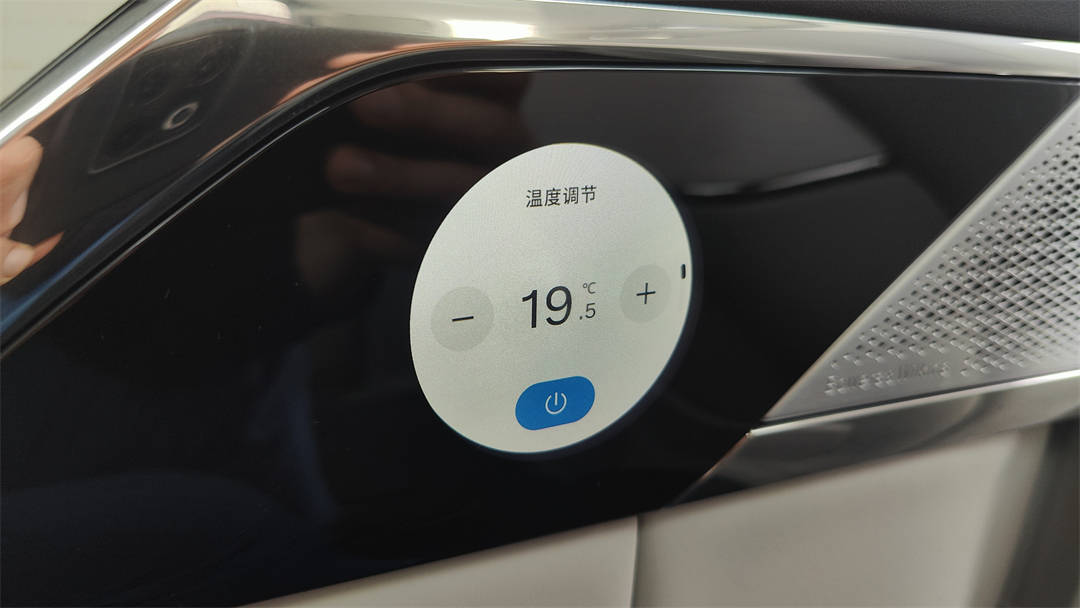 独立试驾沃尔沃EM90：销量不是目标？豪华旗舰MPV的另类追求