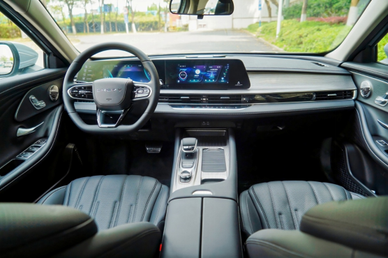 2025款风云A8焕新上市，现金一口价8.99万元起
