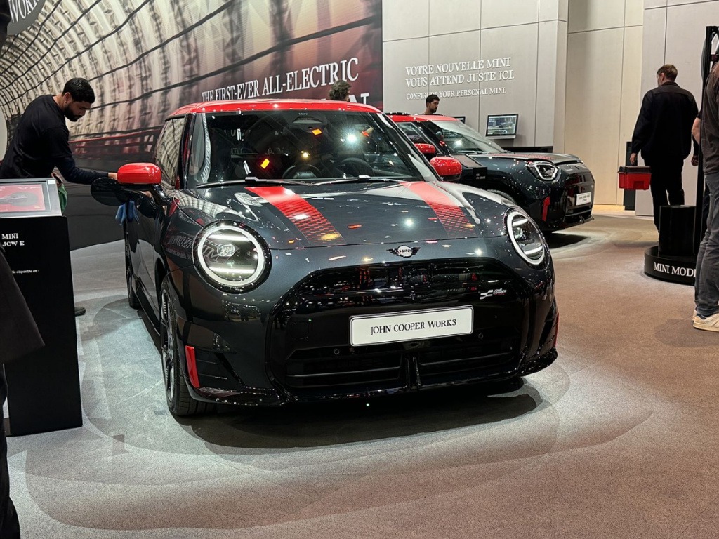 MINI JCW新能源国内首发，电动小钢炮还有市场吗？