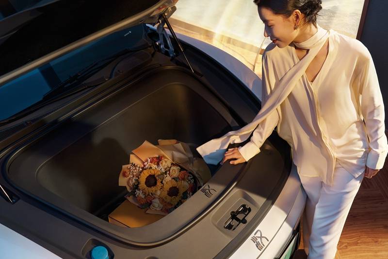 年轻人的第一台旗舰轿车，比亚迪汉L震撼上市，20.98万元起售