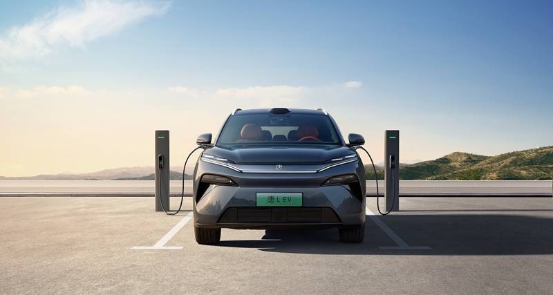 大家庭的第一台旗舰SUV 比亚迪唐L售22.98万元起