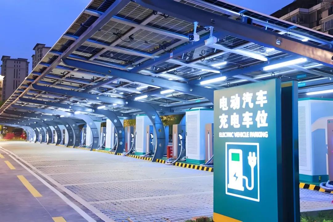 观察丨20万买5C超充车型，比亚迪更以10C掀桌，油电同速时代要来了？