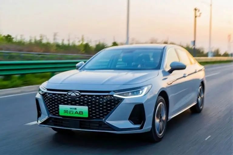 2025款风云A8焕新上市，现金一口价8.99万元起