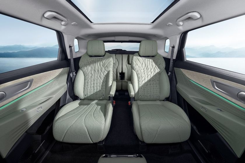超长续航旗舰电混SUV——2025款风云T10于奇瑞“混动之夜”尊耀上市