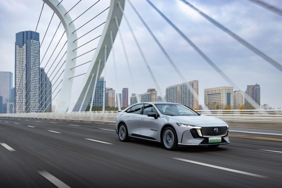 MAZDA EZ-6浅色内饰上新 9.98万起步可直接下手