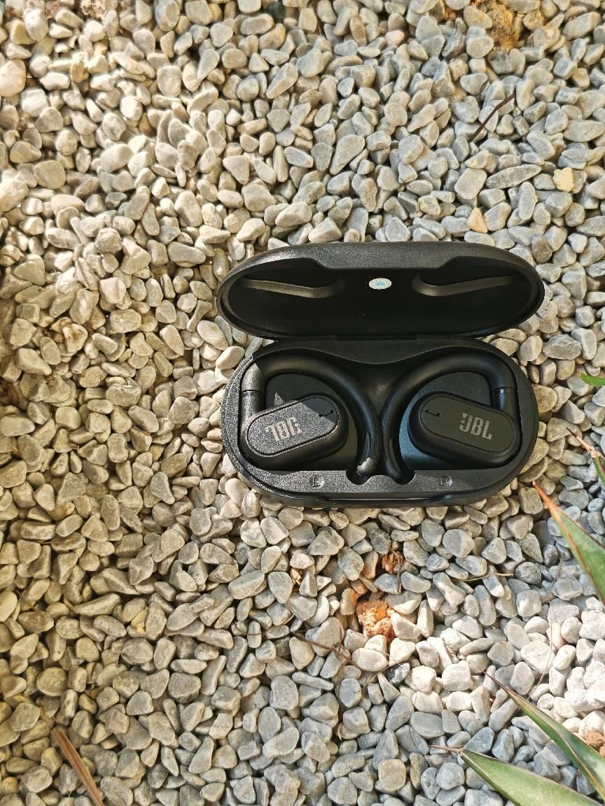 开放式耳机近些年来的发展势头很猛