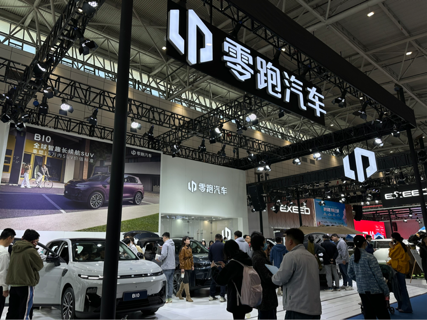 10万级纯电SUV新卷王？零跑B10亮相齐鲁车展