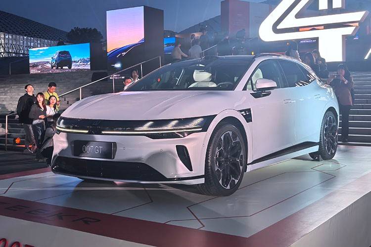 摆脱同质化，极氪007GT限时补贴价19.99万元起