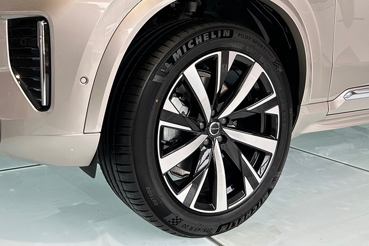 沃尔沃全新XC90探店实拍：颜值质感双突破，安全依旧是天花板！