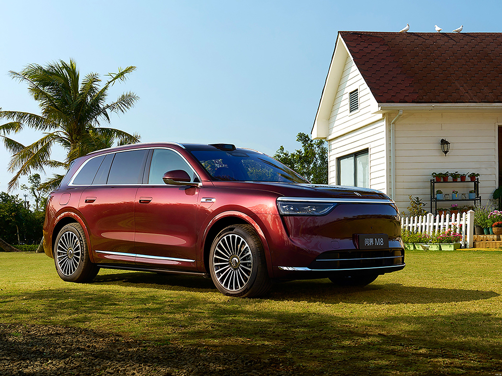 这就叫“家庭智慧旗舰SUV”！35.98万起的问界M8有点厉害！