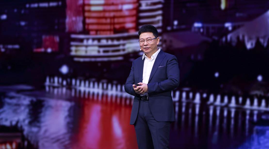 鸿蒙智行再拓新版图 SAIC尚界登场重构生态与产业