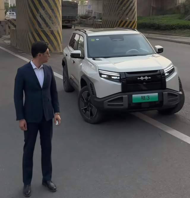 比亚迪拿出杀手锏！带无人机还能破501公里续航，13.38万元起！