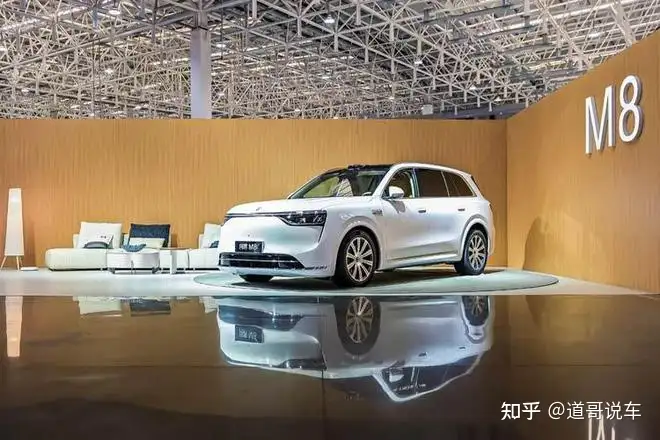 家庭旗舰SUV终极对决：问界M8以价换量，理想L9还能守住王座吗？