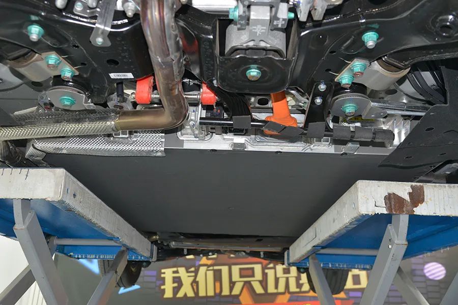 比亚迪夏拆车：抛弃糟粕换新颜，还是主流造车看着爽！