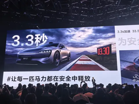 刘亦菲助阵，智界品牌发布R7增程版/S7运动版