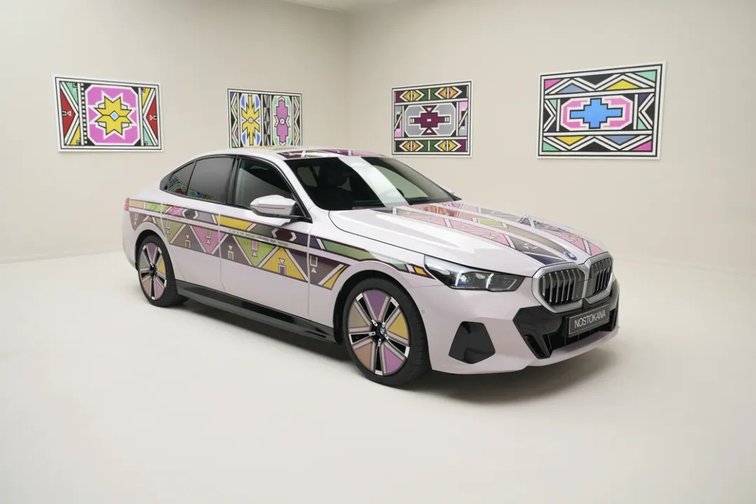 三大首创技术亮相 BMW新世代智舱“巨幕”展台首“秀”上海车展