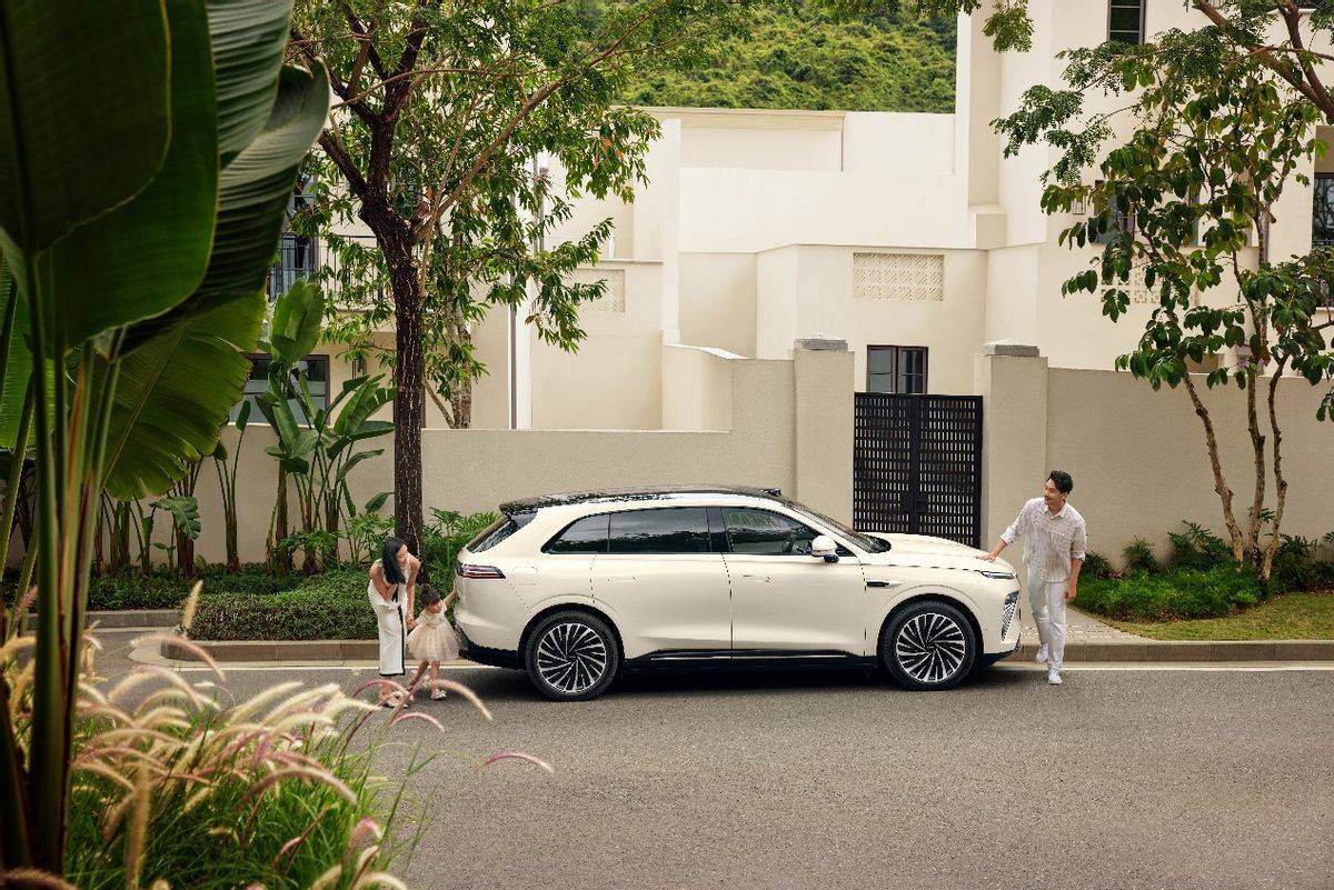 真C级中大型 SUV 2025款星纪元ET上市