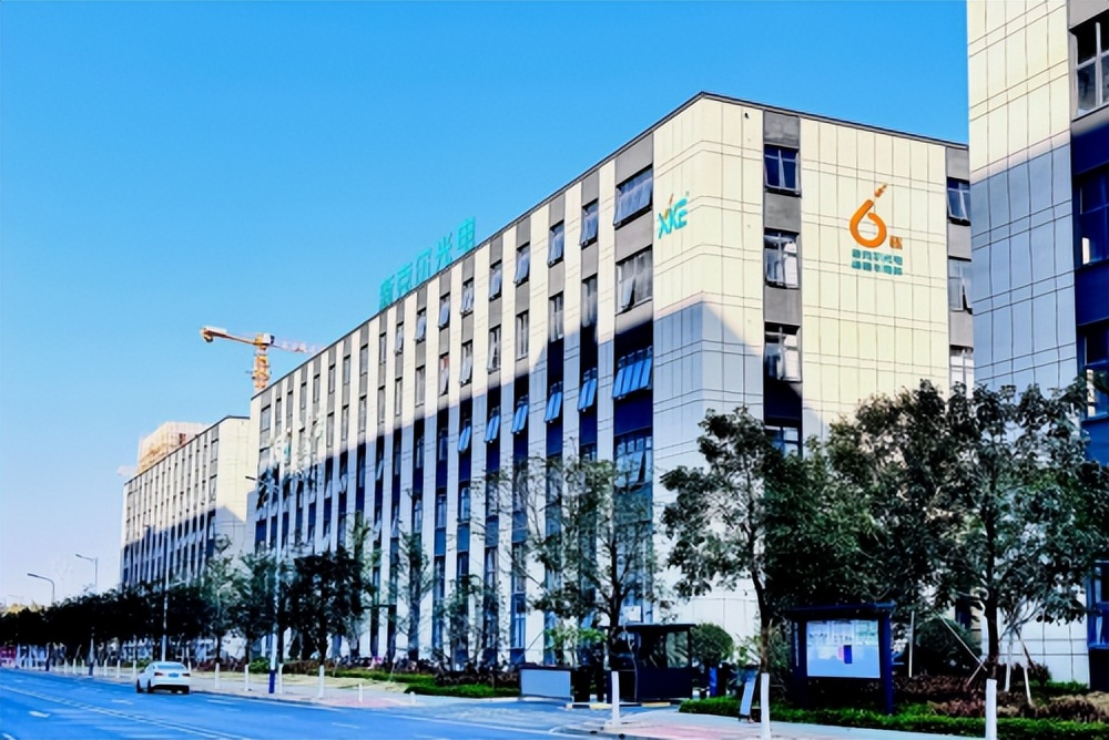 广东电视台专访新克尔光电姚洪标谈车灯光源