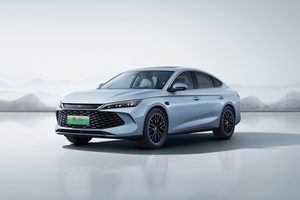高阶智驾+第五代DM技术，中级轿车秦L DM-i智驾版限时8.98万元起