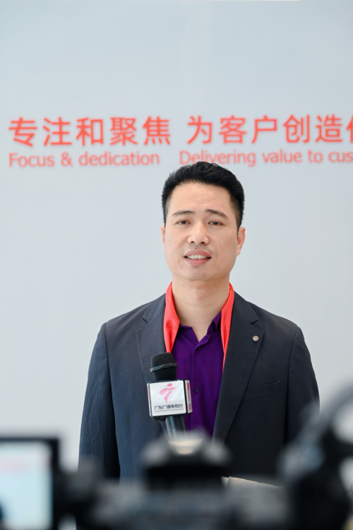 广东电视台专访新克尔光电姚洪标谈车灯光源