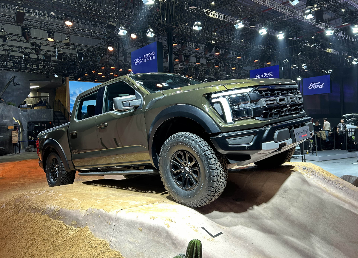 “皮卡王”福特F-150猛禽抵达车展现场，该车有可能引进国产吗？