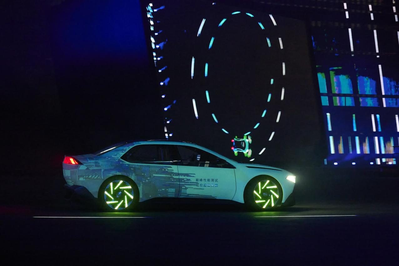 开启新驾趣时代 BMW新世代多项首创技术在上海车展首秀
