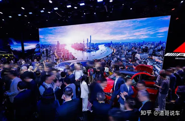 奔驰VAN.EA、MMA平台新车亮相 未来联合伙伴在华投资140亿
