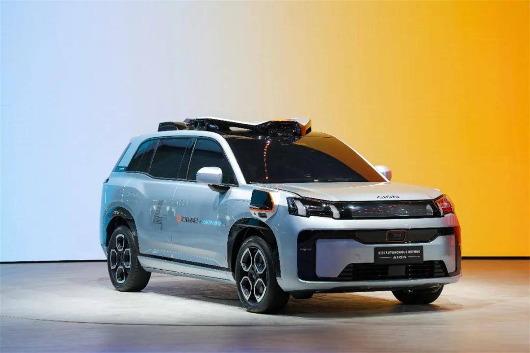 上海车展：全球首辆前装量产L4，一台车10颗激光雷达