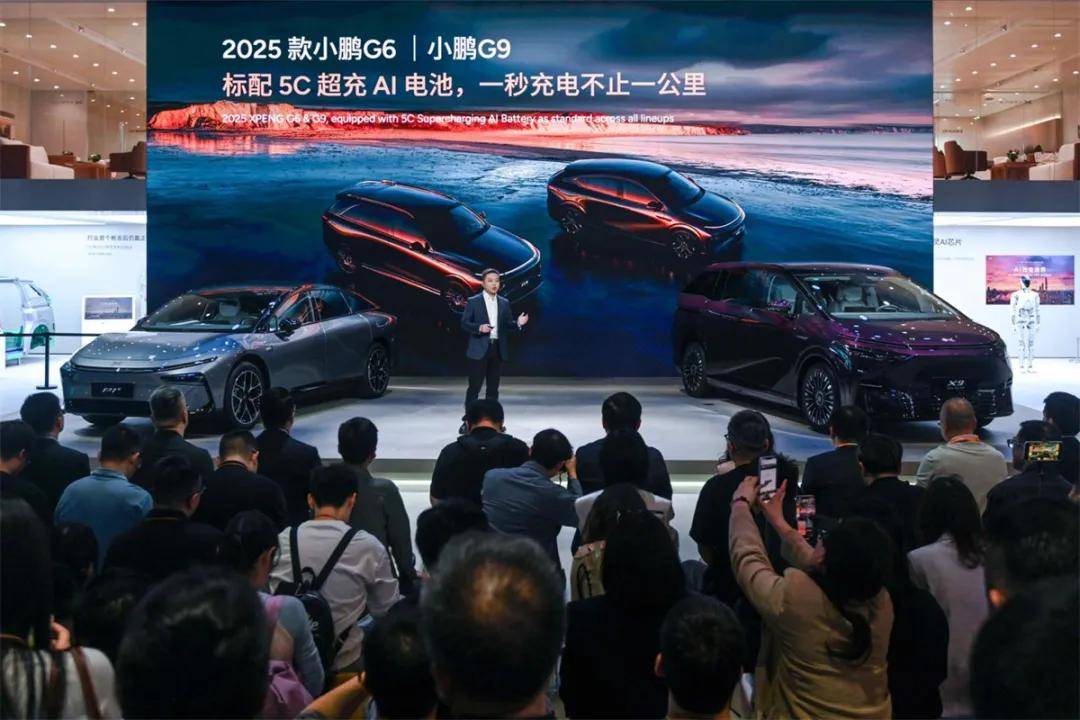 上海车展：小鹏汽车新十年，以AI全维生态按下智能化竞技快进键