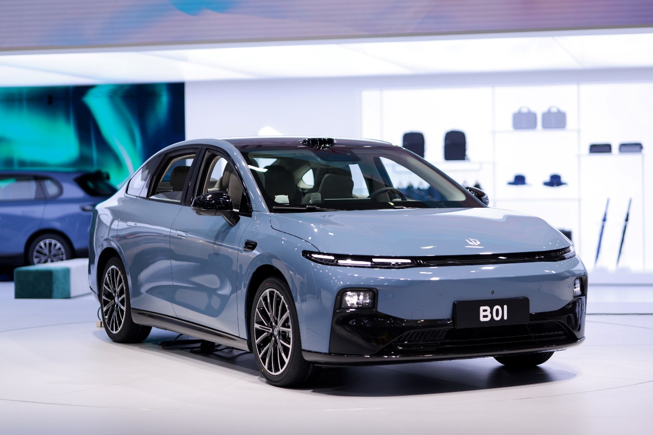 2025上海车展：零跑B01全球首秀！M03得颤抖了？