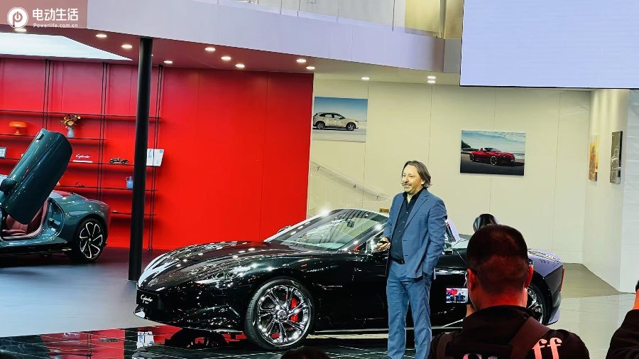 2025上海车展：MG形象产品生态全焕新，“跑车+方盒子”放大招