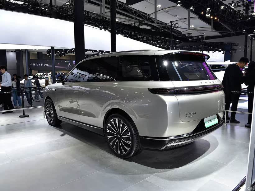 打破边界灵感闪耀！2025上海车展smart三大全新车型齐发