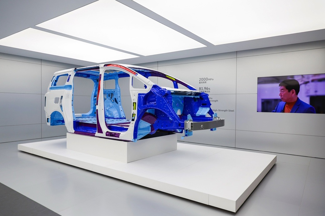 魏牌全新“双山”登陆2025上海国际车展