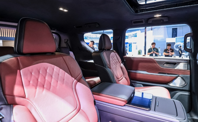 上海车展丨英菲尼迪全新QX80首发：V6动力+冰箱，值得等？