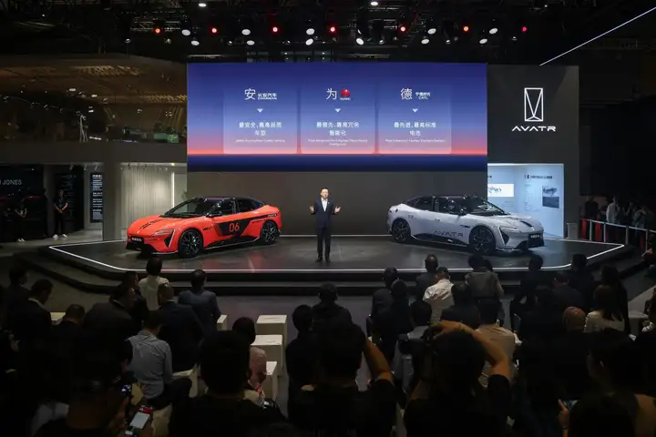 品牌焕新升级，阿维塔06首批搭载华为乾崑ADS 4