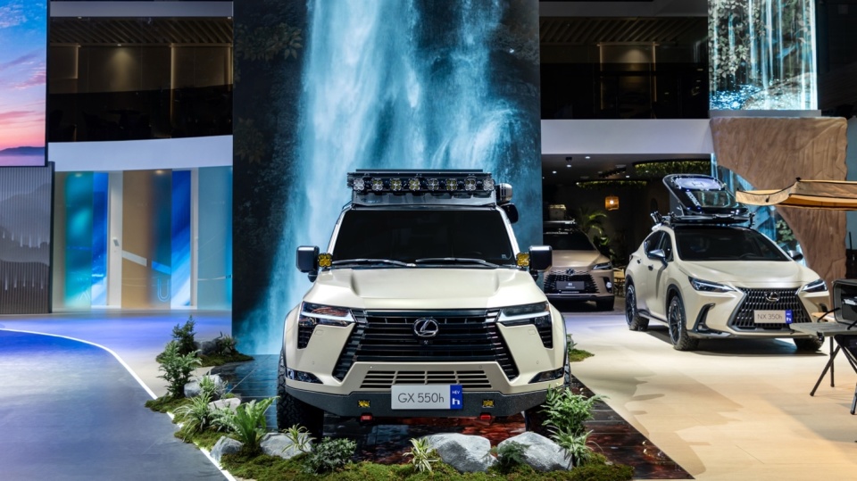 焕新登场，定义新豪华 LEXUS雷克萨斯全新一代ES