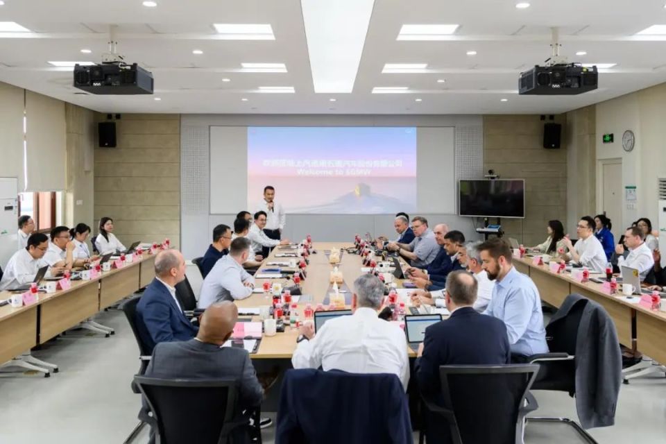 2025年上汽通用五菱出口峰会暨E260S PLUS全球车下线仪式圆满举办