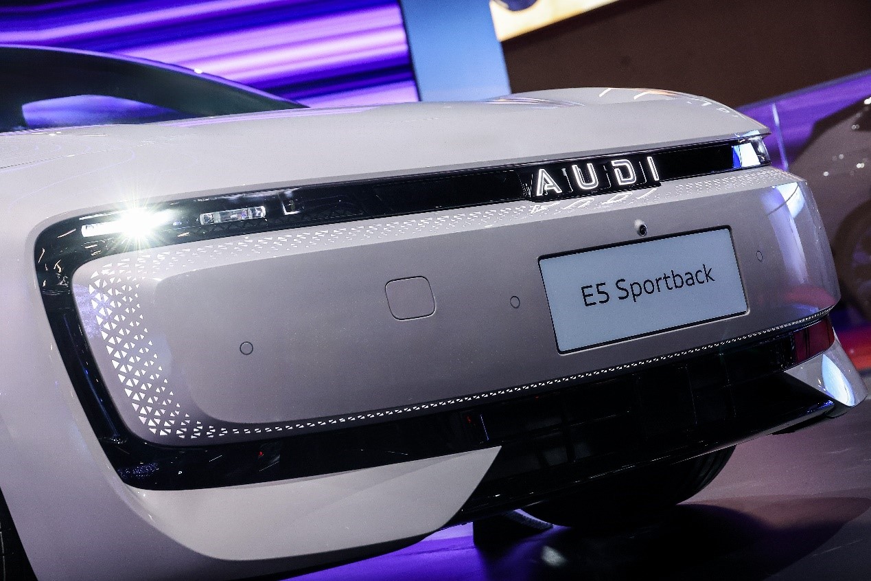 豪华新物种奥迪E5 Sportback首秀 设计大胆 依然很“奥迪”