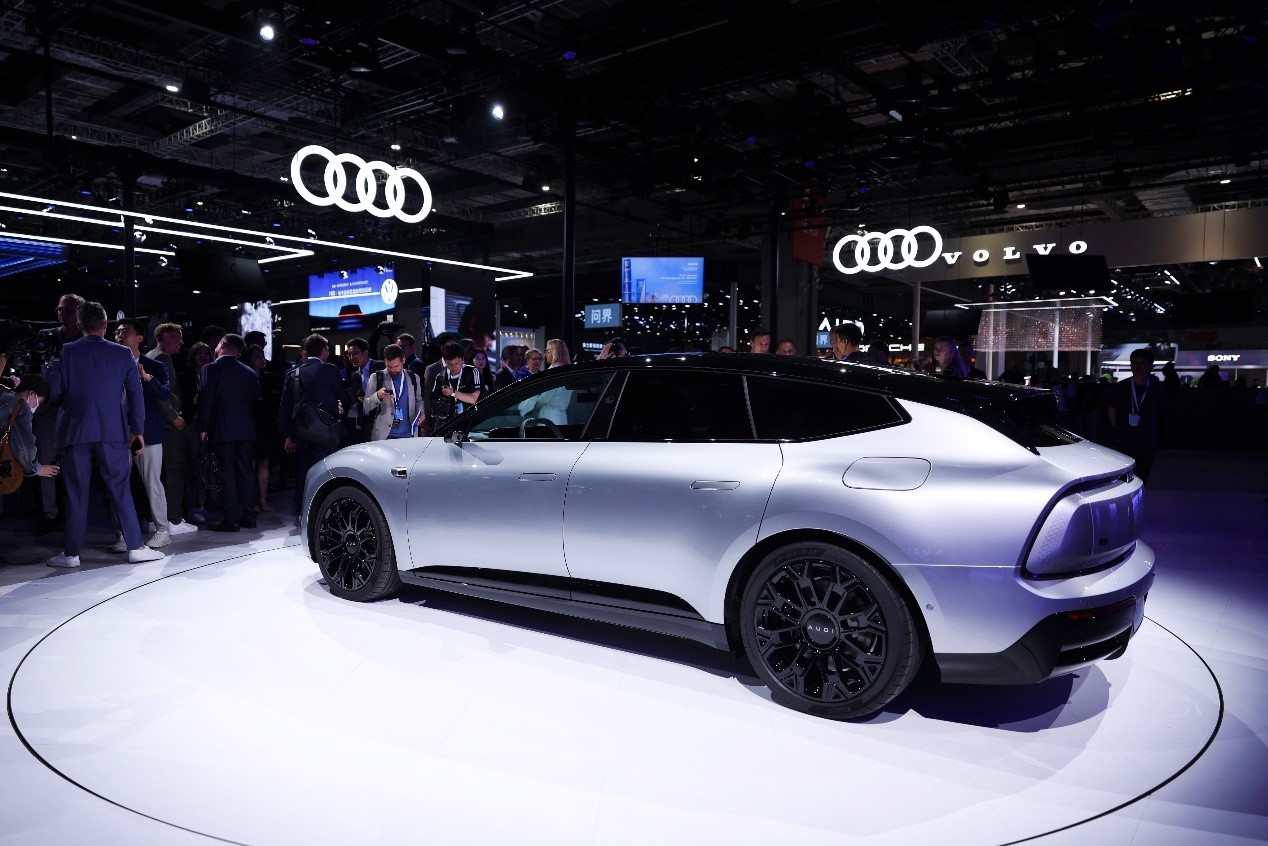 豪华新物种奥迪E5 Sportback首秀 设计大胆 依然很“奥迪”