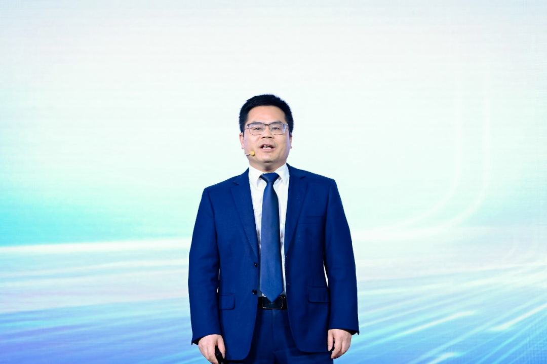 全民度电十公里，运动域创新安全，华为智能电动&智能充电网络战略与新品发布会