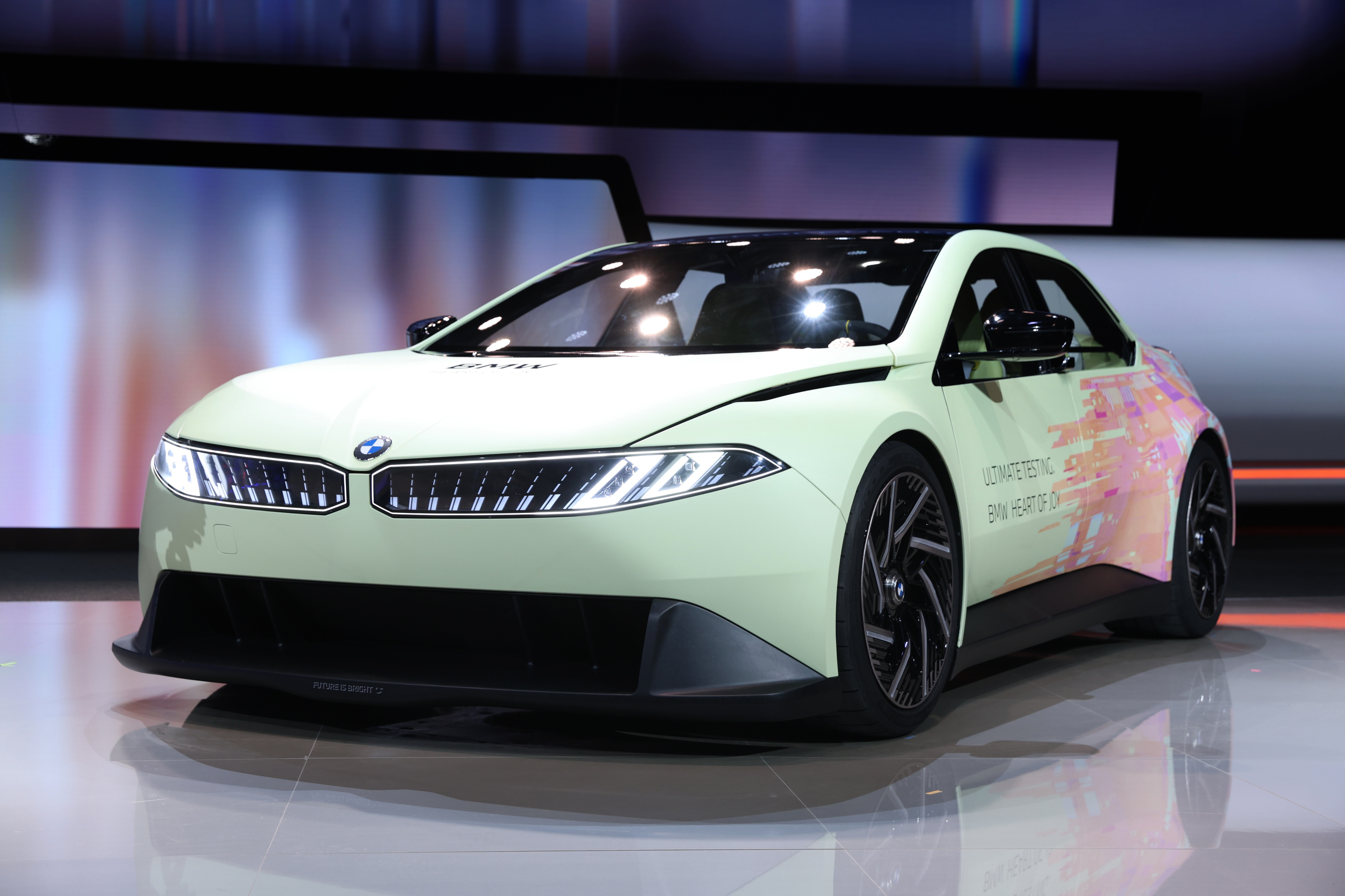 宝马“智”启驾趣2.0：BMW新世代多项首创技术上海首秀