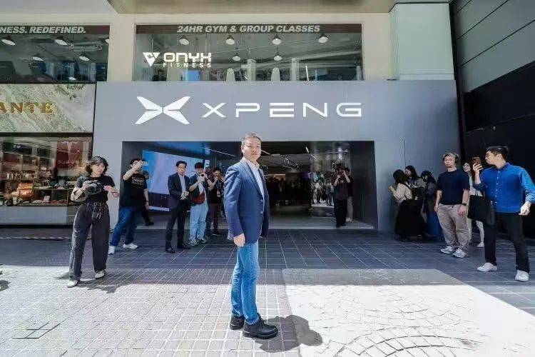 小鹏汽车和特斯拉：棋逢皇后大道东