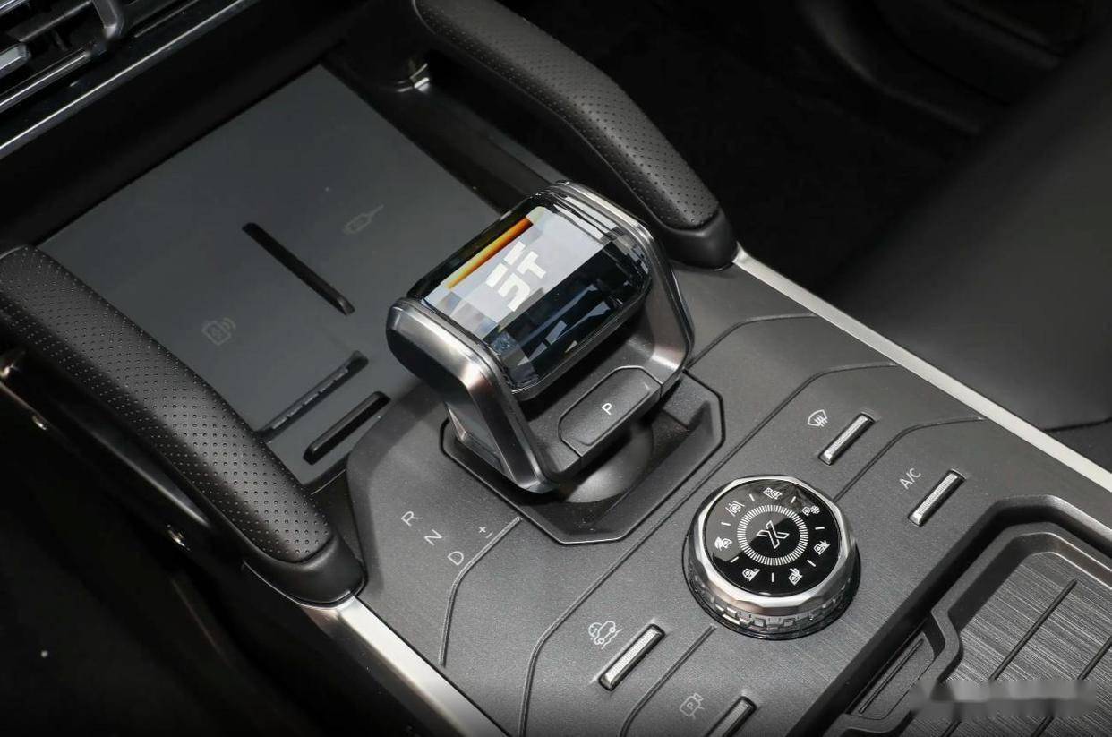 同级实力派SUV！13.99万起售的2025款捷途旅行者，该怎么选？