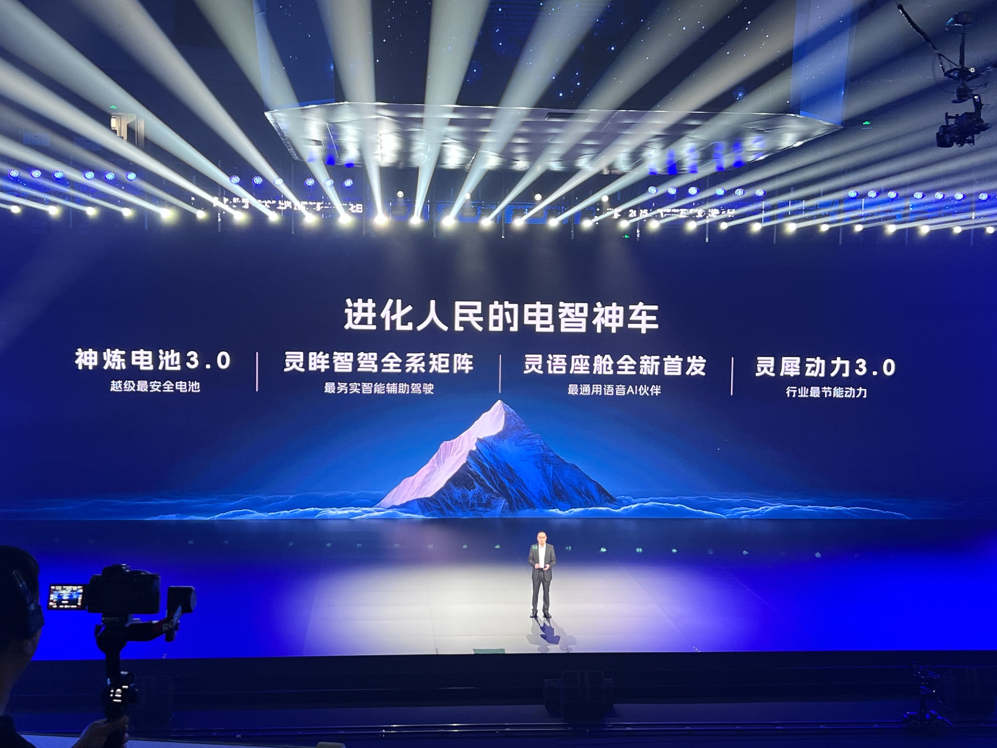 技术“去高端化”，五菱为何总能踩中用户的心跳？